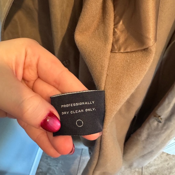 London Fog Women's Tan Trench Coat, size 10 - Picture 10 of 15